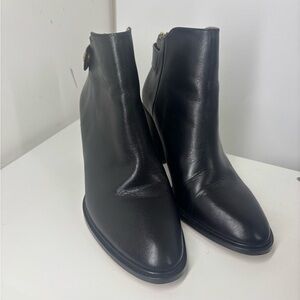 Louise et Cie Block Heel Almond Toe Black Leather Ankle Boots Gold Button Zip 9